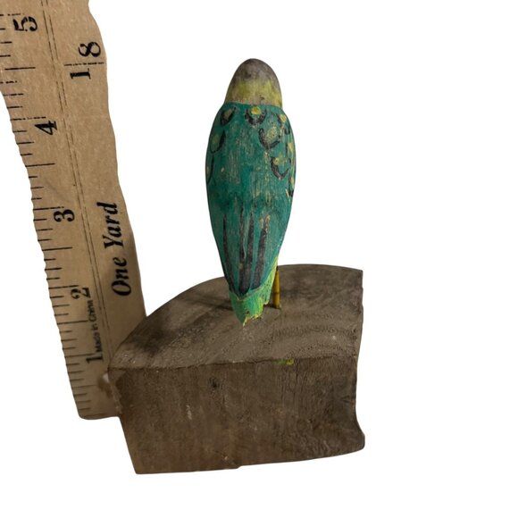 Rustic Carved Folk Art Whimsical Jungle Wooden Parrot Bird Sculpture On Log Base - Picture 7 of 7